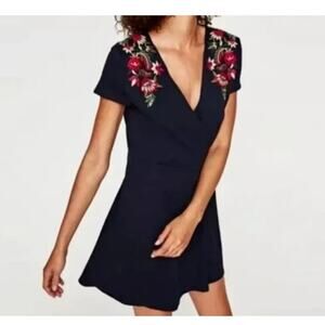 Zara Knit Faux Wrap Dress Womens Large Blue Floral Embroidered Mini